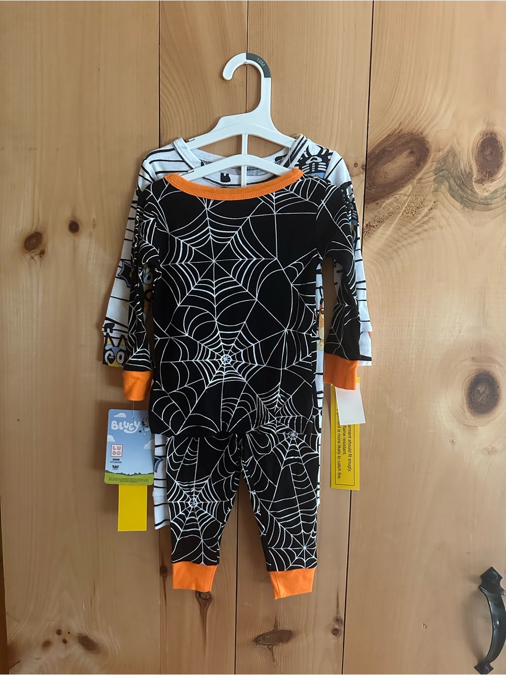 NWT Unisex Two Pair Halloween Pjs With Bluey And Bingo